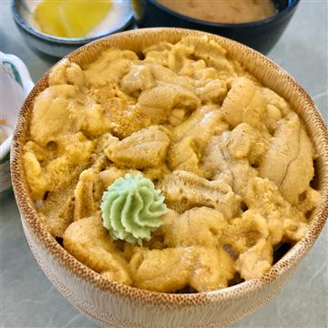 2日目昼食（一例）うに丼